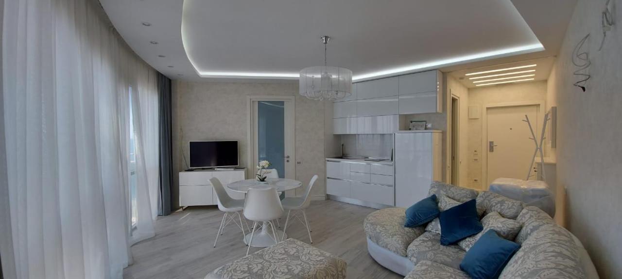 Elite Apartment In Orbi Sea Tower Μπατούμι Εξωτερικό φωτογραφία